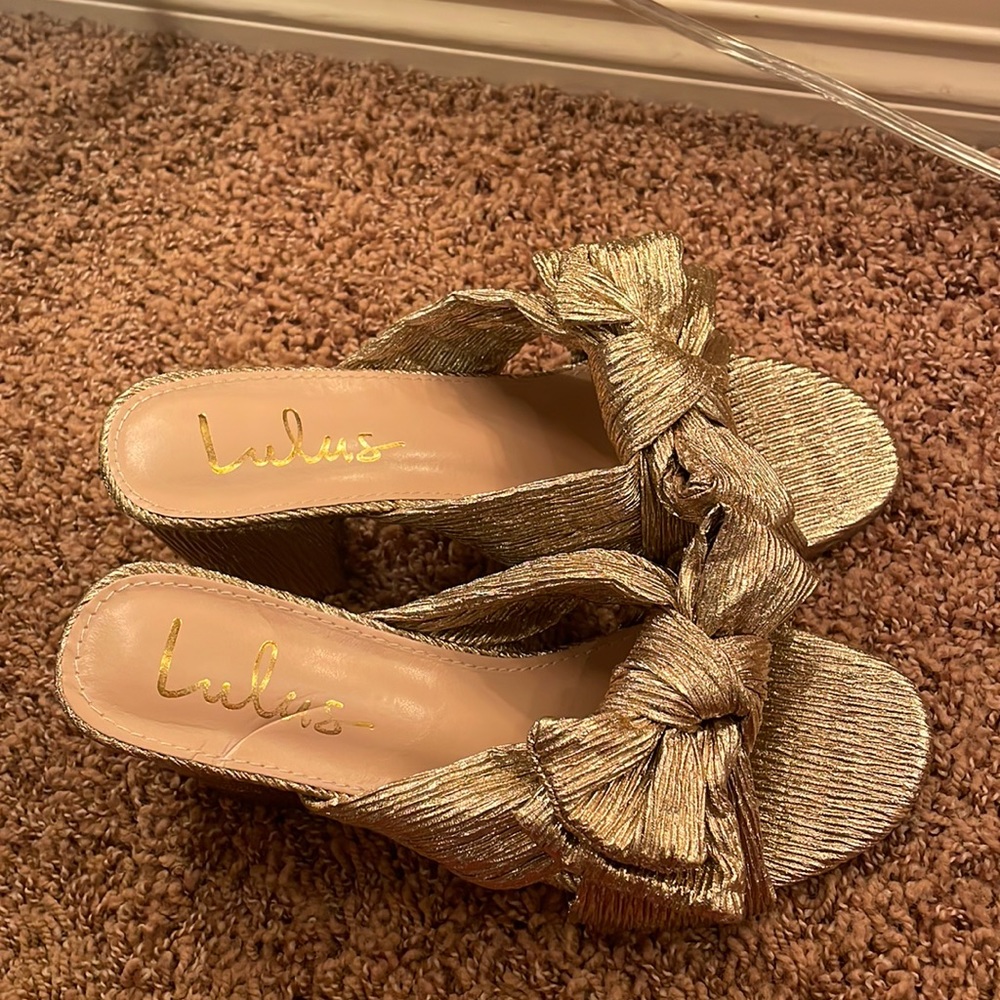 Brand New Lulu’s Gold Heels